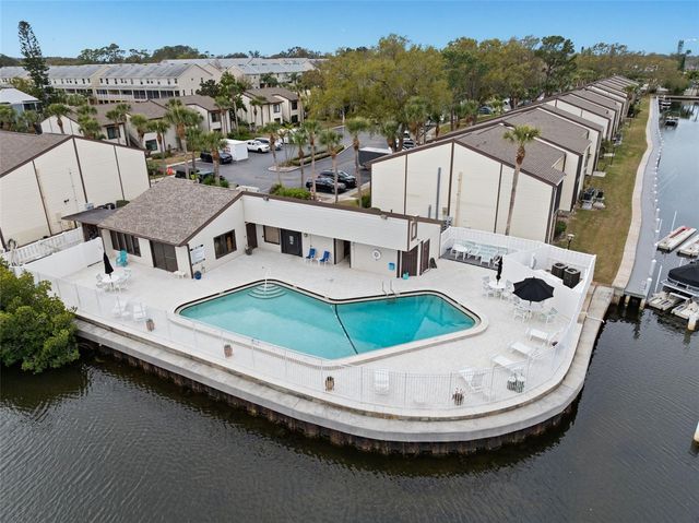 377 MOORINGS COVE DRIVE 9H, Tarpon Springs, FL 34689