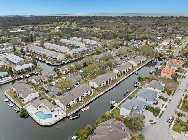 377 MOORINGS COVE DRIVE 9H, Tarpon Springs, FL 34689