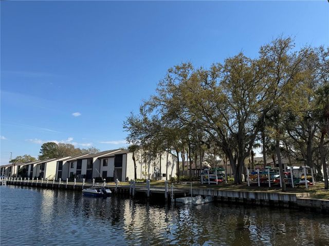 377 MOORINGS COVE DRIVE 9H, Tarpon Springs, FL 34689