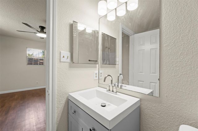 5941 Noel Lane, Katy, TX 77493