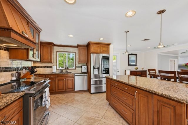 2217 Brookside Dr, Bridgewater Twp., NJ 08836