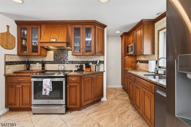 2217 Brookside Dr, Bridgewater Twp., NJ 08836