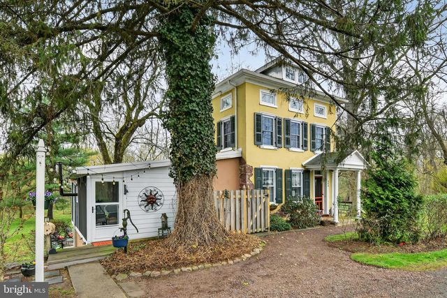 244 E OLD PHILADELPHIA PIKE, Douglassville, PA 19518