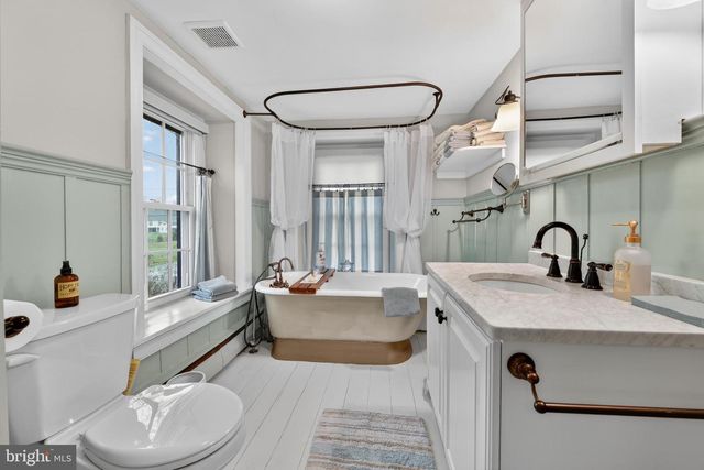 244 E OLD PHILADELPHIA PIKE, Douglassville, PA 19518