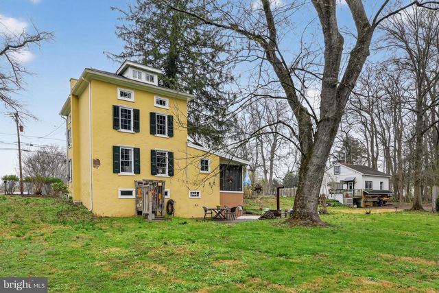 244 E OLD PHILADELPHIA PIKE, Douglassville, PA 19518