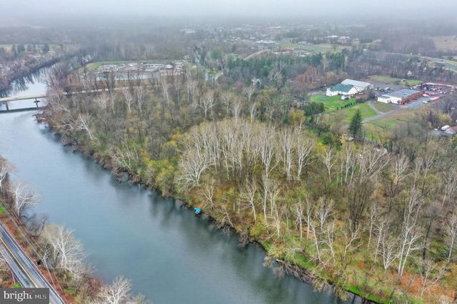 244 E OLD PHILADELPHIA PIKE, Douglassville, PA 19518