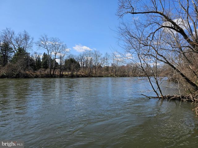 244 E OLD PHILADELPHIA PIKE, Douglassville, PA 19518