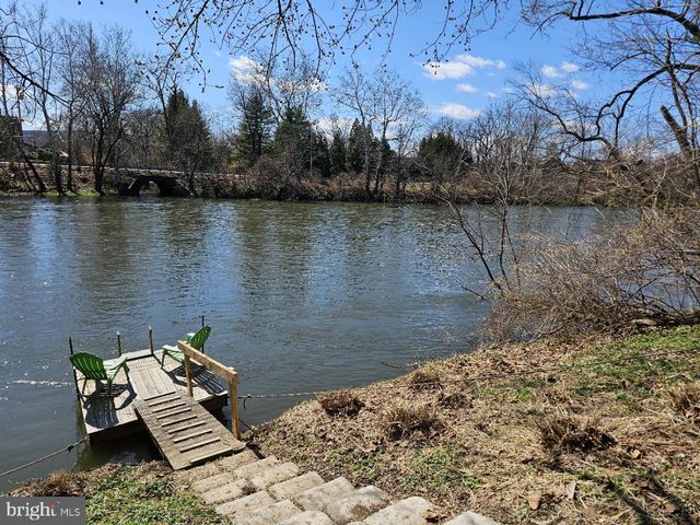 244 E OLD PHILADELPHIA PIKE, Douglassville, PA 19518