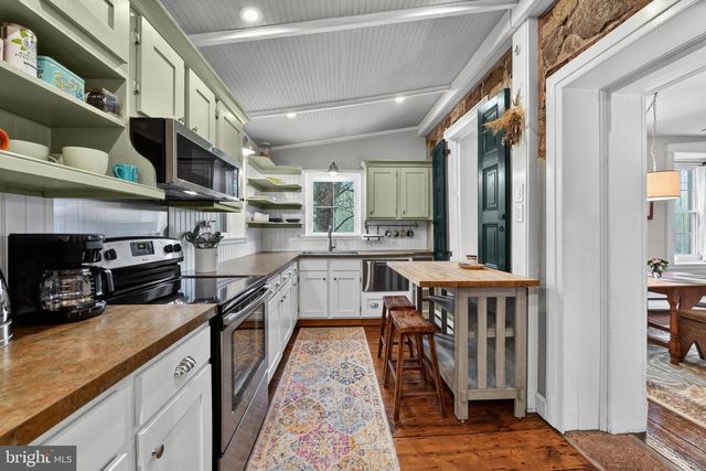 244 E OLD PHILADELPHIA PIKE, Douglassville, PA 19518