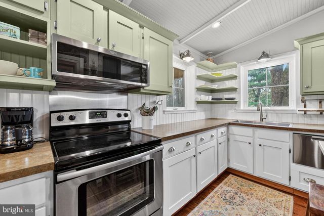 244 E OLD PHILADELPHIA PIKE, Douglassville, PA 19518