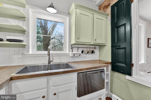 244 E OLD PHILADELPHIA PIKE, Douglassville, PA 19518