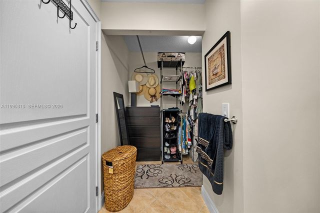 200 Diplomat Pkwy 732, Hallandale Beach, FL 33009