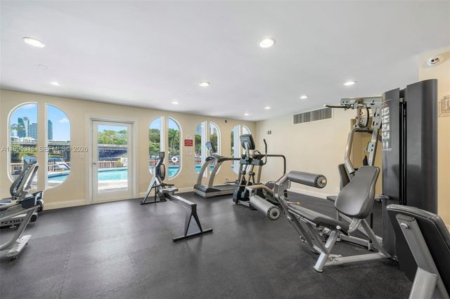 200 Diplomat Pkwy 732, Hallandale Beach, FL 33009