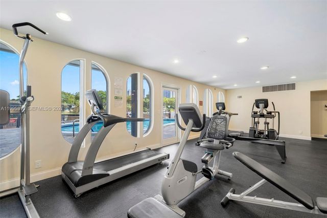 200 Diplomat Pkwy 732, Hallandale Beach, FL 33009