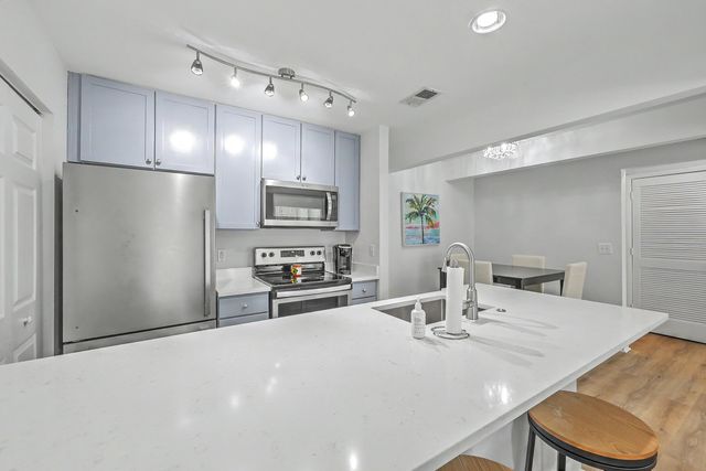271 Alexandra Drive 6, Mount Pleasant, SC 29464