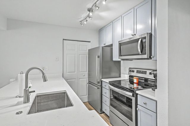271 Alexandra Drive 6, Mount Pleasant, SC 29464