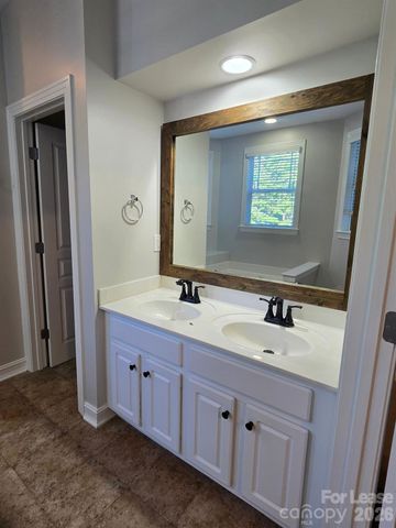 18813 Coachmans Trace, Cornelius, NC 28031