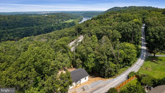 327 RED BIRD LN, Harpers Ferry, WV 25425