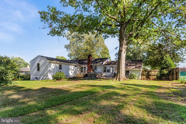 2527 VETERANS DR, Wilmington, DE 19810