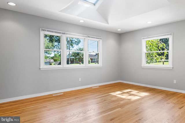 2527 VETERANS DR, Wilmington, DE 19810