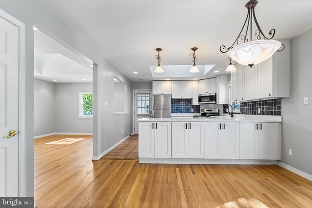 2527 VETERANS DR, Wilmington, DE 19810