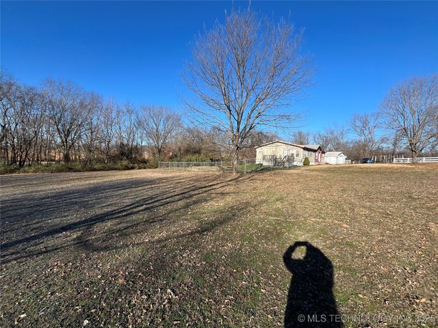 61901 E 288 Road, Grove, OK 74344