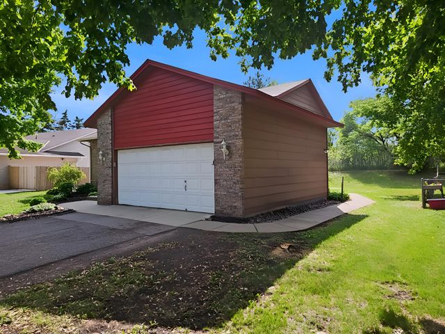 7613 Fairfield Road, Brooklyn Park, MN 55444
