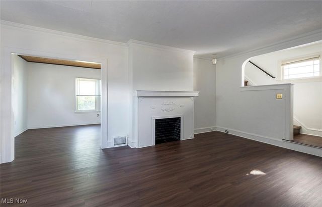 17710 Crestland Road, Cleveland, OH 44119