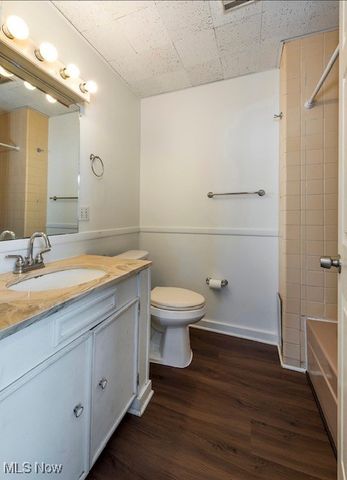 17710 Crestland Road, Cleveland, OH 44119