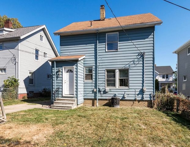 17710 Crestland Road, Cleveland, OH 44119