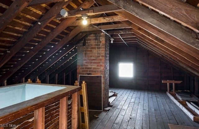 17710 Crestland Road, Cleveland, OH 44119