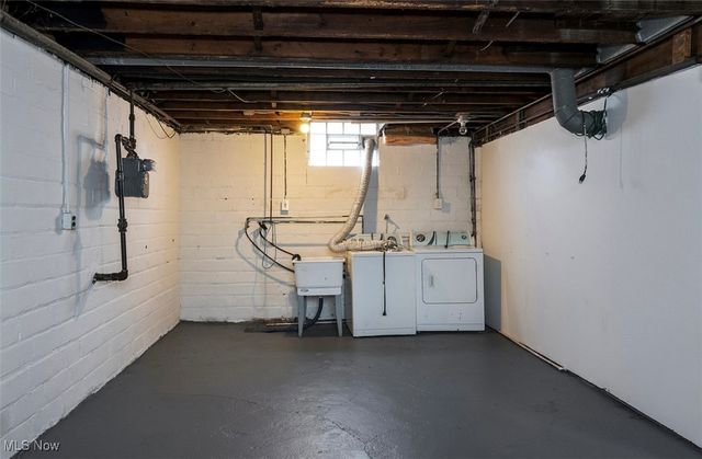 17710 Crestland Road, Cleveland, OH 44119