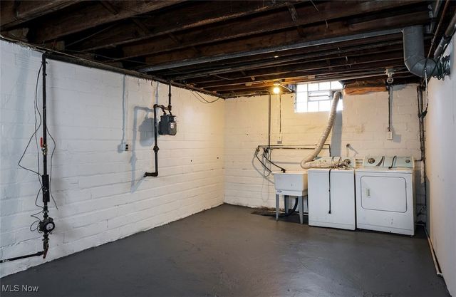 17710 Crestland Road, Cleveland, OH 44119