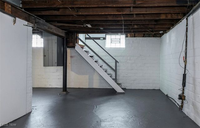 17710 Crestland Road, Cleveland, OH 44119