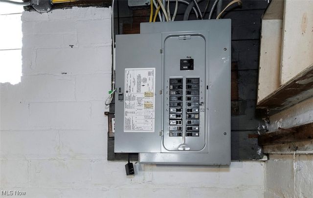 17710 Crestland Road, Cleveland, OH 44119