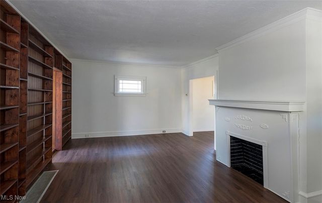 17710 Crestland Road, Cleveland, OH 44119