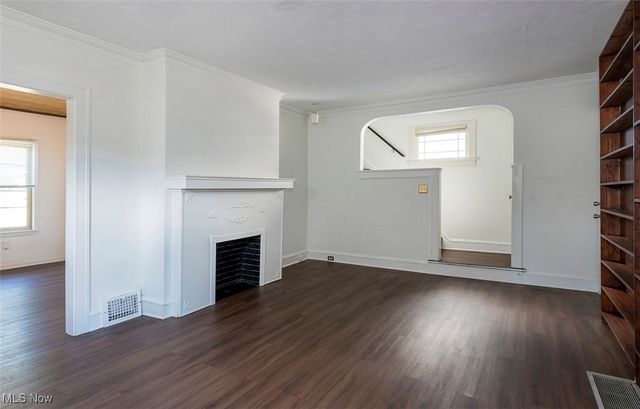 17710 Crestland Road, Cleveland, OH 44119