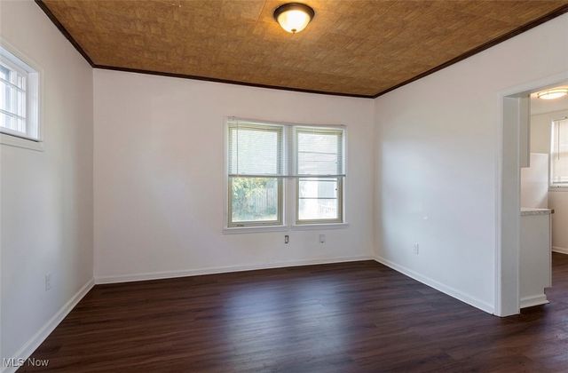 17710 Crestland Road, Cleveland, OH 44119