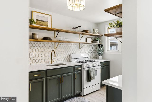 317 STEMMERS RUN RD, Baltimore, MD 21221