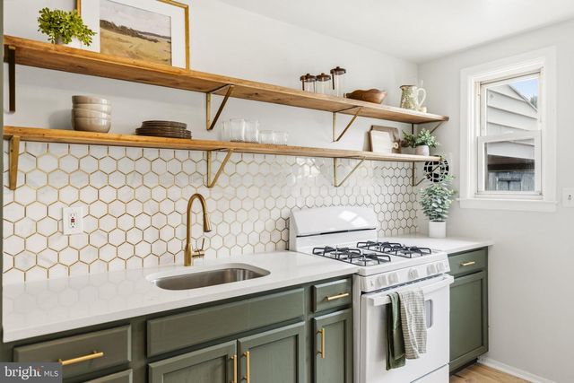 317 STEMMERS RUN RD, Baltimore, MD 21221