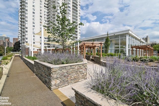 3333 Henry Hudson Pkwy Apt 2L, New York City, NY 10463