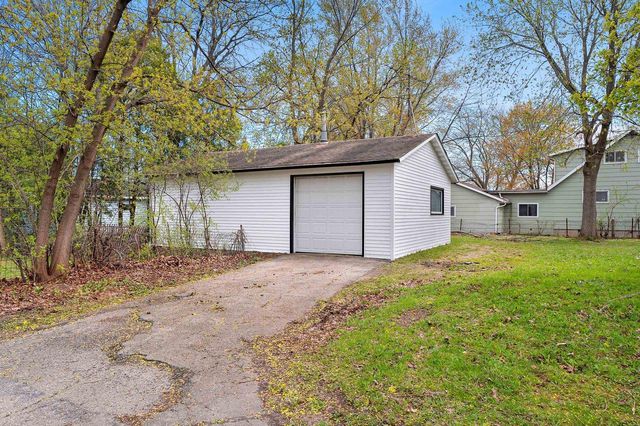 2120 CRANE STREET, Oshkosh, WI 54901