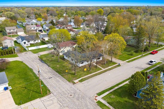 2120 CRANE STREET, Oshkosh, WI 54901