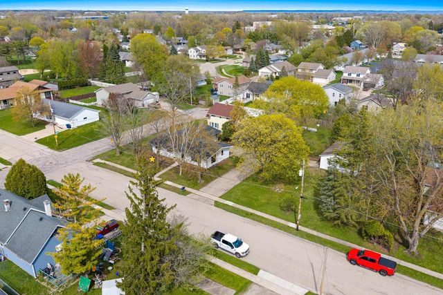 2120 CRANE STREET, Oshkosh, WI 54901
