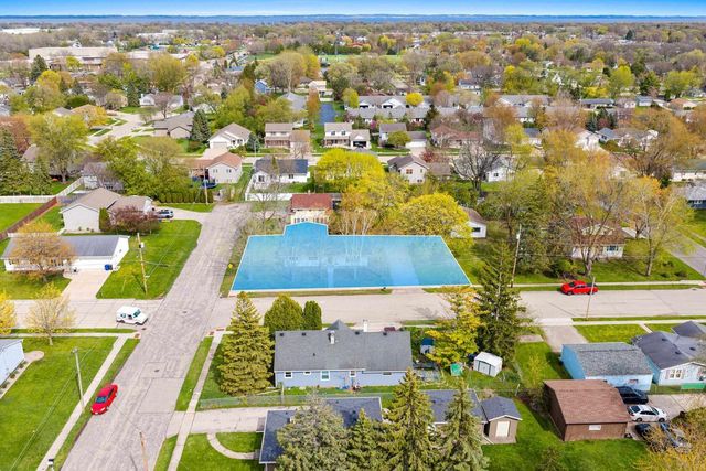 2120 CRANE STREET, Oshkosh, WI 54901