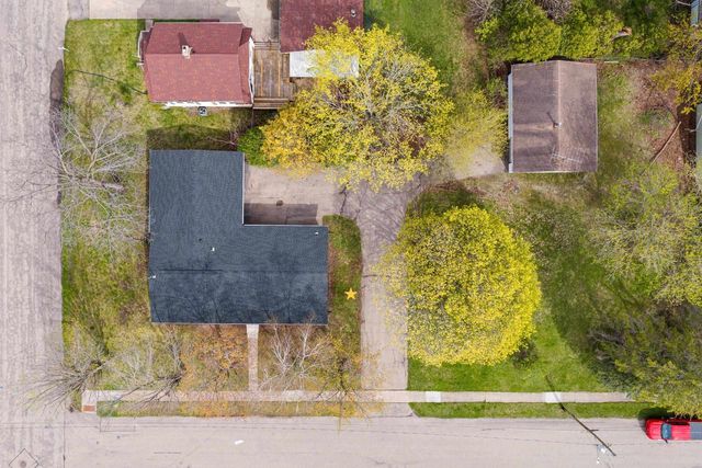 2120 CRANE STREET, Oshkosh, WI 54901