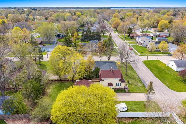 2120 CRANE STREET, Oshkosh, WI 54901