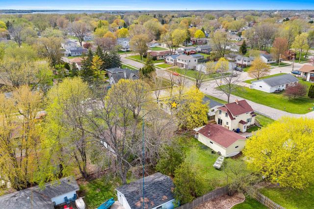 2120 CRANE STREET, Oshkosh, WI 54901