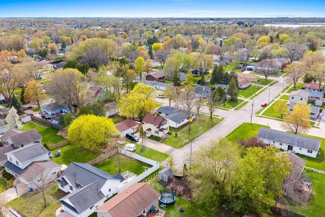 2120 CRANE STREET, Oshkosh, WI 54901