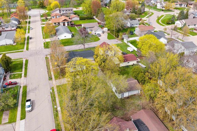 2120 CRANE STREET, Oshkosh, WI 54901